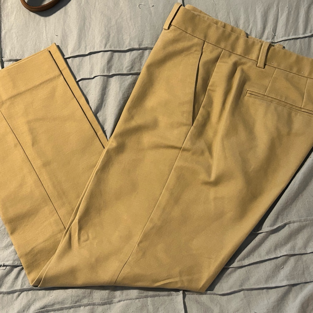 Gap tailored crop khaki pants